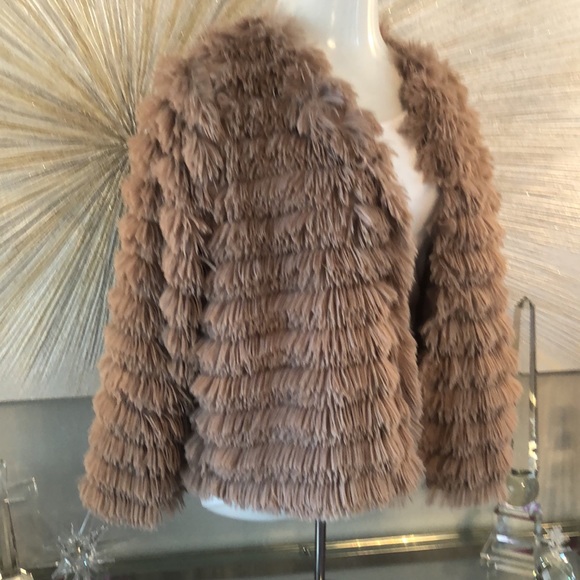 SHE & SKY WOVEN LAYERED FAUX FUR JACKET - Picture 5 of 7